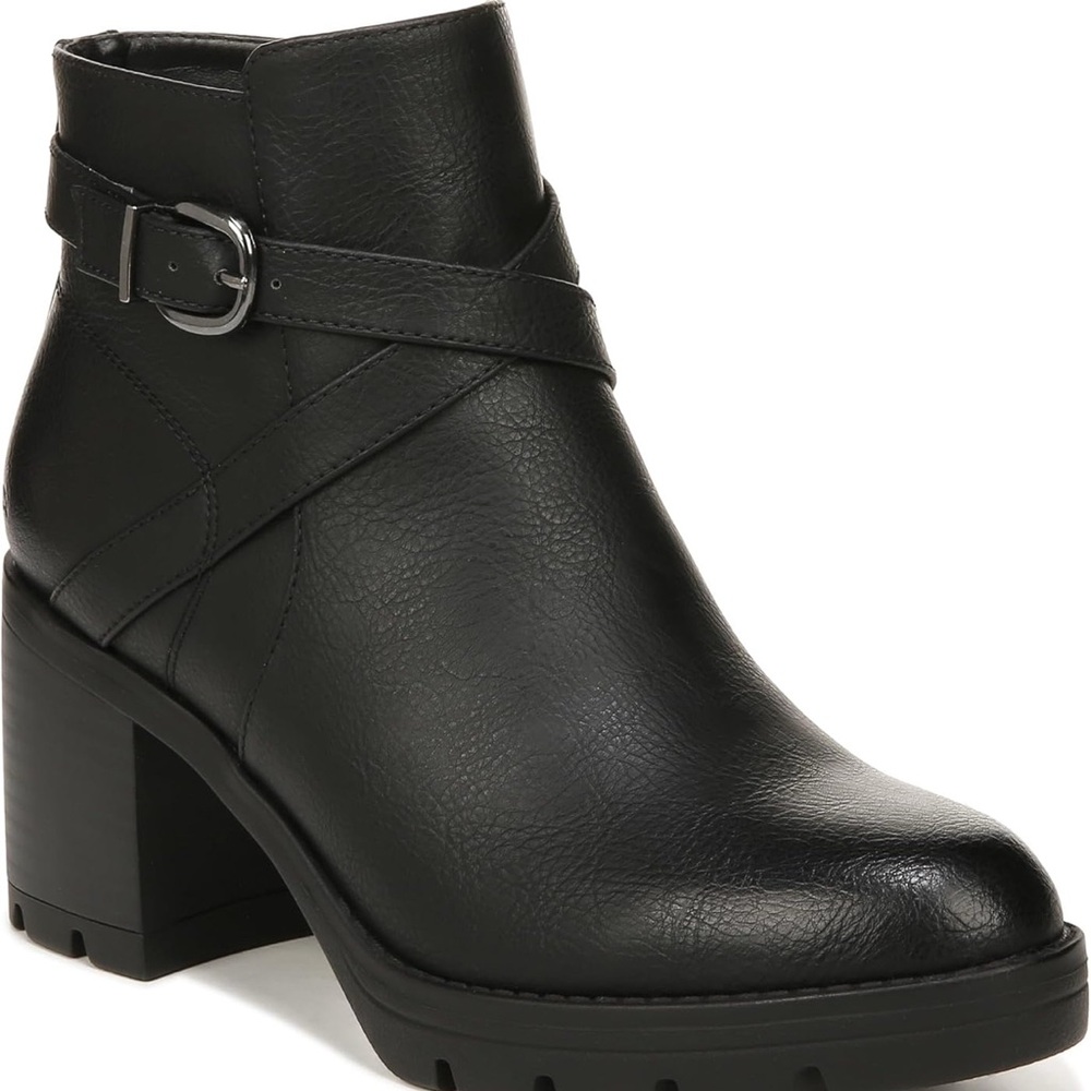 Naturalizer Women’s Madalynn Buckle Water Repellent Ankle Booy